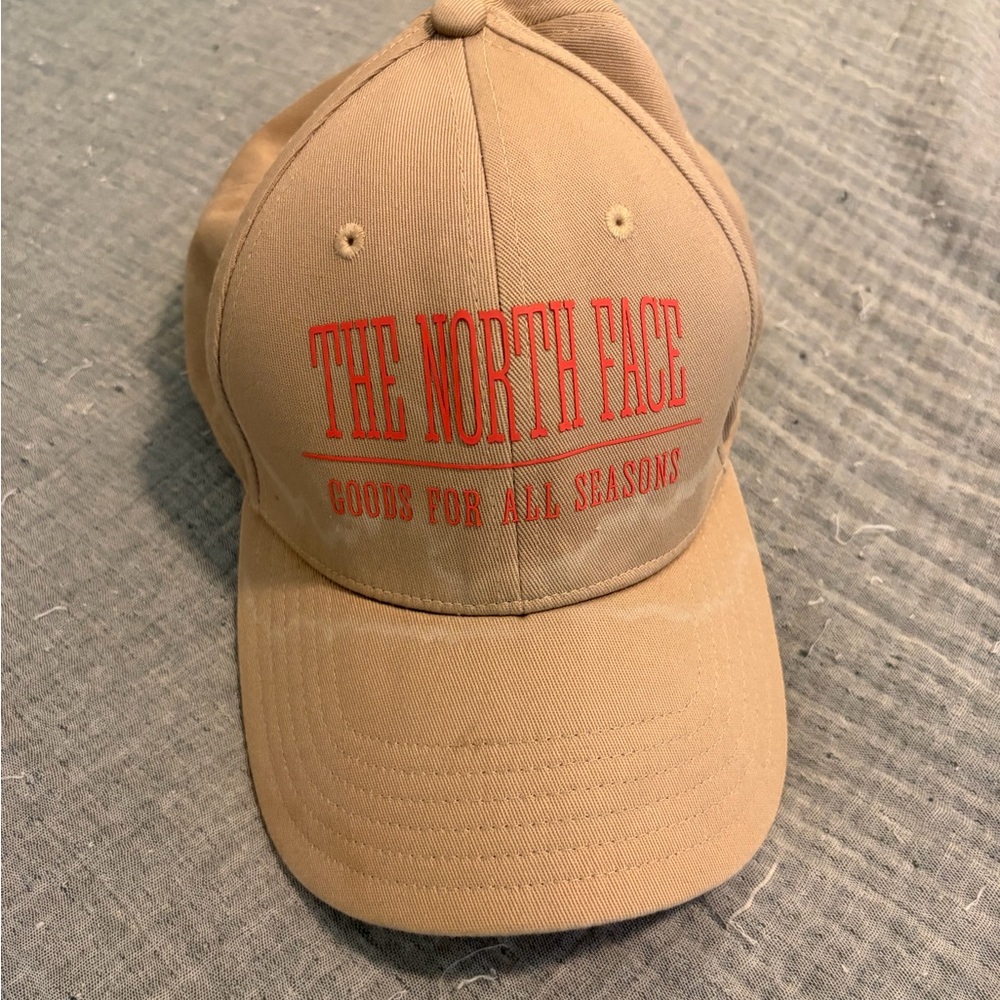 The North Face | Beige Cap with Red Logo